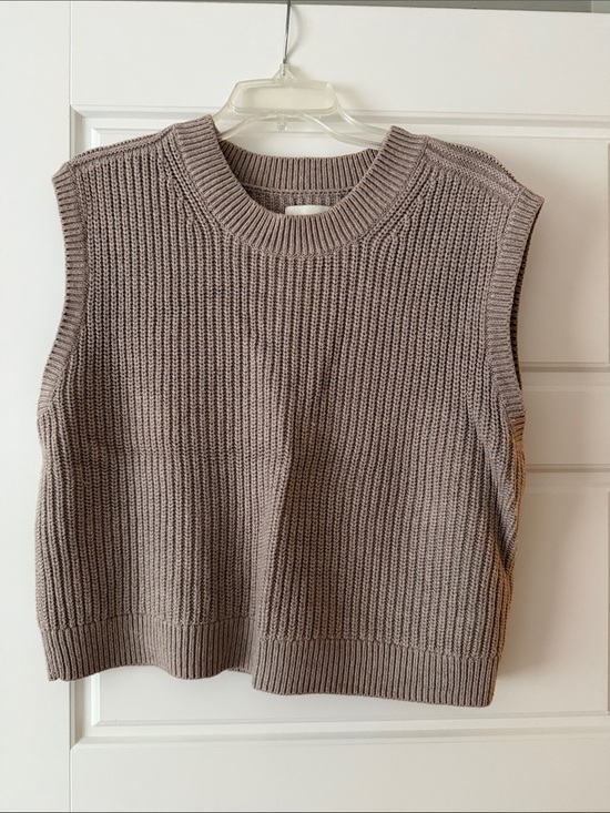 Abercrombie & Fitch Sweaters - Abercrombie & Fitch Taupe Ribbed Crewneck Sweater Vest
